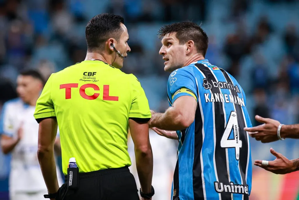 Kannemann é visto como liderança essencial no grupo gremista. Foto: Maxi Franzoi/AGIF