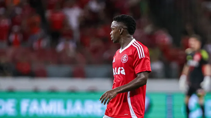 Carbonero jogador do Internacional durante partida contra o Caxias no estadio Beira-Rio pelo campeonato Gaucho 2025. Foto: Maxi Franzoi/AGIF