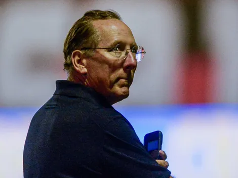 Textor decide que irá fechar com novo treinador do Botafogo nos próximos dias