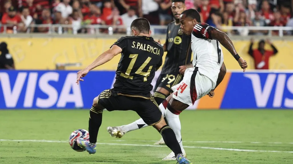Wallace Yan marcou um belo gol contra o Los Angeles