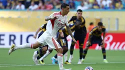 Angel Di Maria cobra pênalti em partida diante do Boca Juniors. Foto: Associated Press / Alamy Stock Photo
