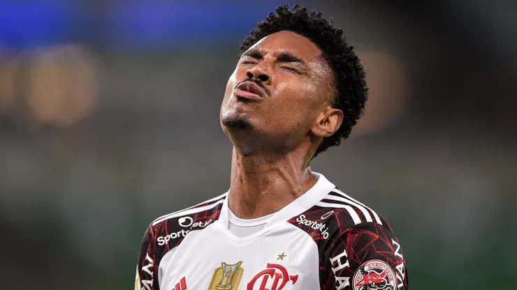 Santos não vai contratar Vitinho - Foto: Thiago Ribeiro/AGIF.