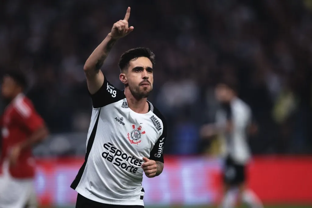 SP – SAO PAULO – 03/05/2025 – BRASILEIRO A 2025, CORINTHIANS X INTERNACIONAL – Igor Coronado jogador do Corinthians comemora seu gol durante partida contra o Internacional no estadio Arena Corinthians pelo campeonato Brasileiro A 2025. Foto: Ettore Chiereguini/AGIF