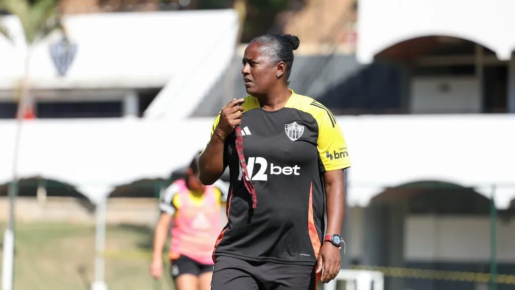 Treinadora do Atlético-MG Fabiana Guedes