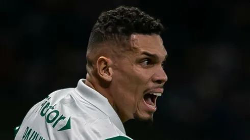 Paulinho não recebeu valor prometido pelo Atlético-MG em transferência ao Palmeiras