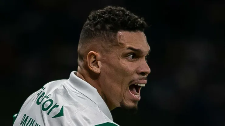 Paulinho não recebeu valor prometido pelo Atlético-MG em transferência ao Palmeiras