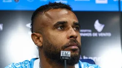 Alex Santana durante a coletiva