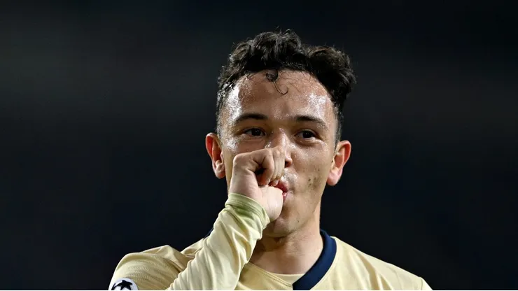 Pepê em ação com a camisa do Porto.
