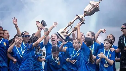 Jovens talentos em projeto social. Foto: Divulgação/Em busca de uma estrela