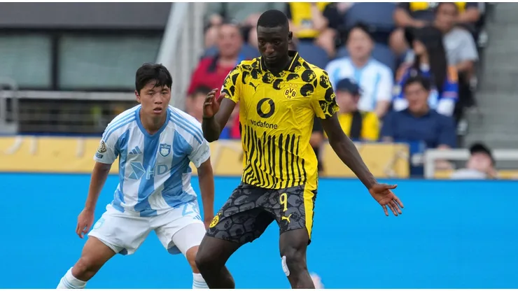 Serhou Guirassy pelo Borussia Dortmund em partida diante do Ulsan. Foto: Associated Press / Alamy Stock Photo