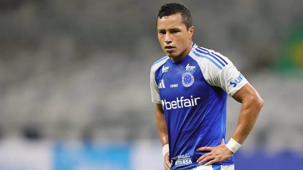 Marlon, com a camisa do Cruzeiro. Foto: Gilson Lobo/AGIF