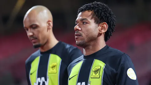 Romarinho ao lado do volante Fabinho. Photo by Yasser Bakhsh/Getty Images