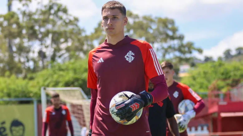 Henrique Menke em treino pelo Inter