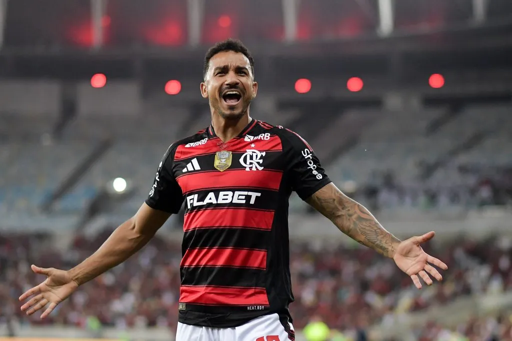 RJ – RIO DE JANEIRO – 21/05/2025 – COPA DO BRASIL 2025, FLAMENGO X BOTAFOGO-PB – Danilo jogador do Flamengo comemora seu gol durante partida contra o Botafogo-PB no estadio Maracana pelo campeonato Copa Do Brasil 2025. Foto: Thiago Ribeiro/AGIF