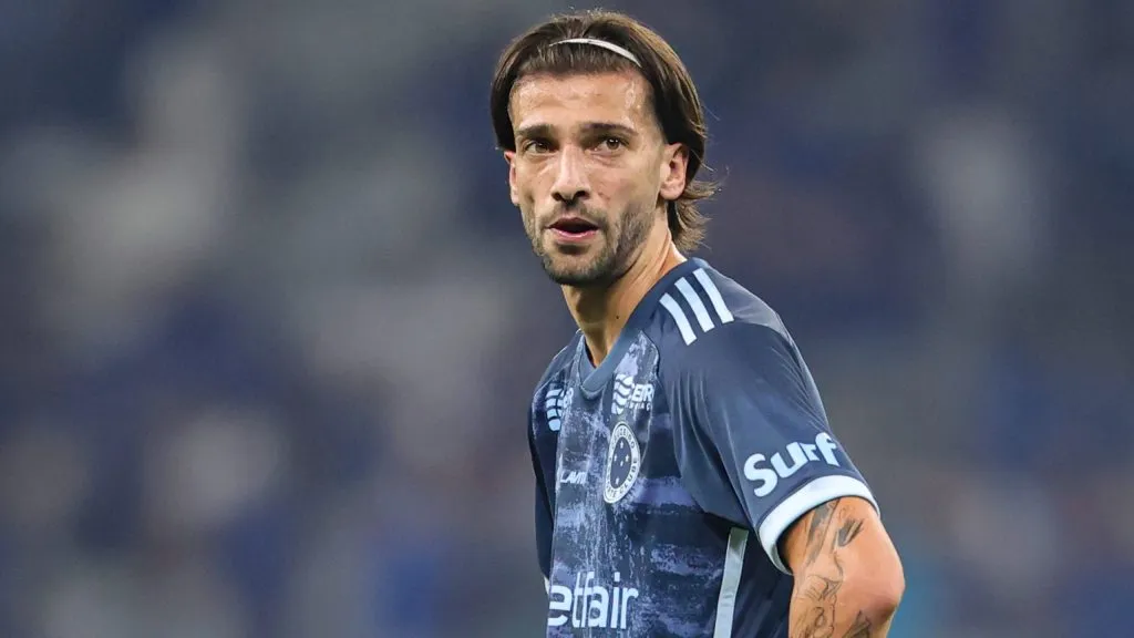 Atacante em ação pelo Cruzeiro