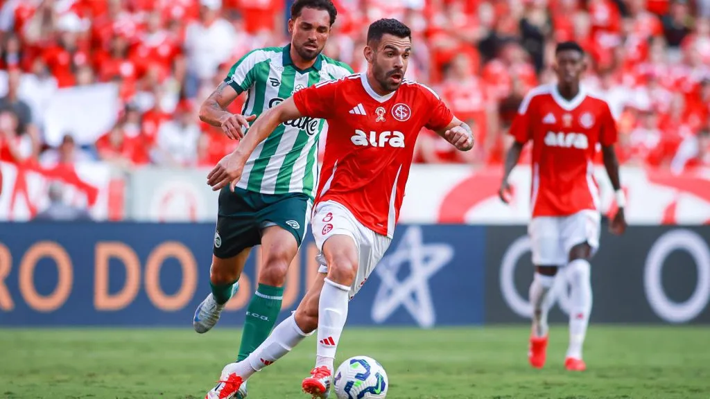Bruno Henrique em ação pelo Internacional no Campeonato Brasileiro – Foto: Maxi Franzoi/AGIF