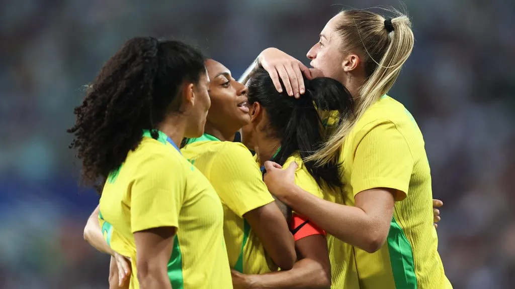 Jogadoras da Seleção Brasileira Feminina em campo