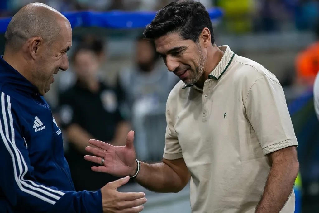 MG – BELO HORIZONTE – 01/06/2025 – BRASILEIRO A 2025, CRUZEIRO X PALMEIRAS – Abel Ferreira  tecnico do Palmeiras durante partida contra o Cruzeiro no estadio Mineirao pelo campeonato Brasileiro A 2025. Foto: Fernando Moreno/AGIF
