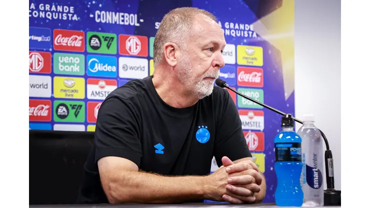 Técnico do Grêmio fala sobre abismo financeiro entre clubes do Sul e do eixo Rio-SP. Foto: Maxi Franzoi/AGIF