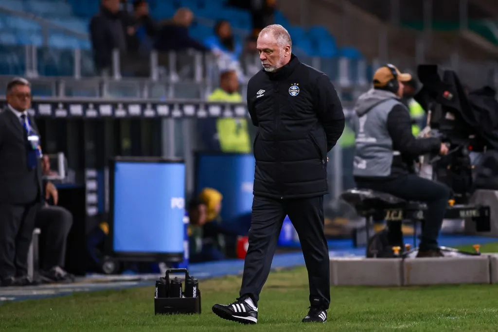 RS – PORTO ALEGRE – 29/05/2025 – COPA SUL-AMERICANA 2025, GREMIO X SPORTIVO LUQUENO – Mano Menezes tecnico do Gremio durante partida contra o Sportivo Luqueno no estadio Arena do Gremio pelo campeonato Copa Sul-americana 2025. Foto: Maxi Franzoi/AGIF