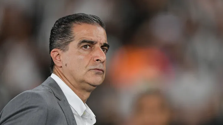 Botafogo de Renato Paiva tem escalação confirmada para encarar o Palmeiras - Foto: Thiago Ribeiro/AGIF