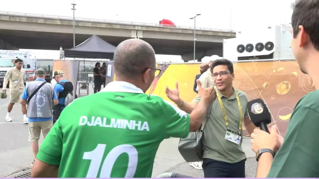 Chegada do Palmeiras para jogo contra o Botafogo – Foto: Reprodução/CAZÉ TV