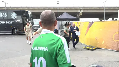 Chegada do Palmeiras para jogo contra o Botafogo - Foto: Reprodução/CAZÉ TV