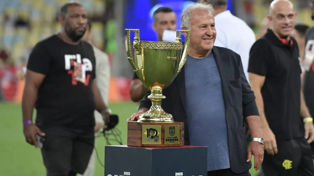 Zico presente na premiação do Campeonato Carioca. Foto: Thiago Ribeiro/AGIF.