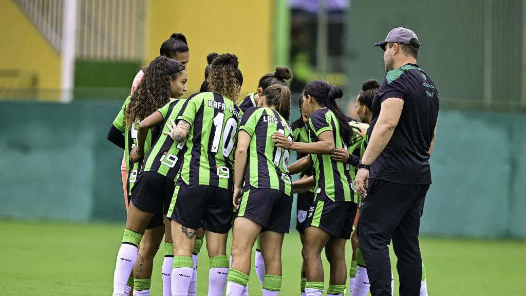 Grupo de jogadoras do América-MG