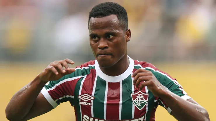 Fluminense ainda não anunciou saída de Jhon Arias.