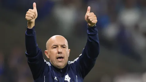 Leonardo Jardim em partida do Cruzeiro. Foto: Gilson Lobo/AGIF