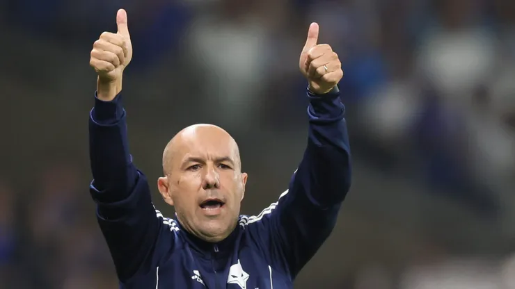 Leonardo Jardim em partida do Cruzeiro. Foto: Gilson Lobo/AGIF
