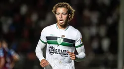 MG - BETIM - 01/02/2025 - MINEIRO 2025, BETIM X AMERICA-MG - Figueiredo jogador do America-MG durante partida contra o Betim no estadio Arena Vera Cruz pelo campeonato Mineiro 2025. Foto: Alessandra Torres/AGIF