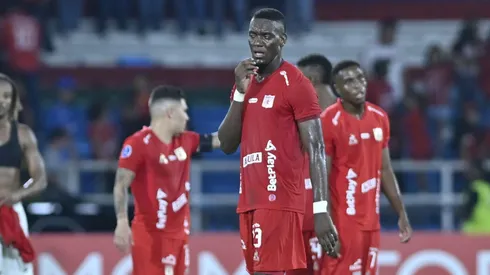 SANTIAGO DE CALI, COLOMBIA - APRIL 8: Brayan Medina of América de Cali react after a Copa CONMEBOL Sudamericana Group C match between America de Cali and Corinthians at Estadio Olimpico Pascual Guerrero on April 8, 2025 in Santiago de Cali, Colombia. (Photo by Gabriel Aponte/Getty Images)