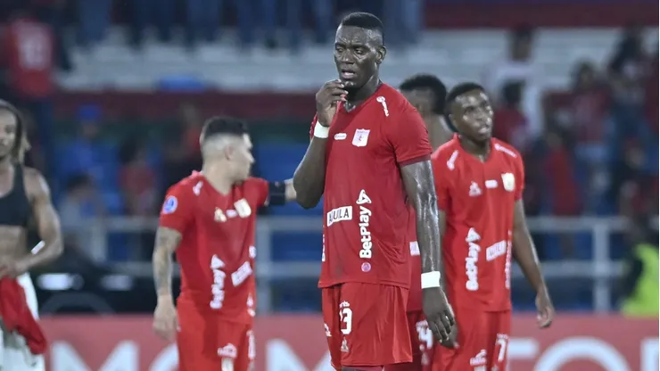 SANTIAGO DE CALI, COLOMBIA - APRIL 8: Brayan Medina of América de Cali react after a Copa CONMEBOL Sudamericana Group C match between America de Cali and Corinthians at Estadio Olimpico Pascual Guerrero on April 8, 2025 in Santiago de Cali, Colombia. (Photo by Gabriel Aponte/Getty Images)