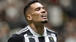 Paulinho é decisivo em Palmeiras x Botafogo e situação desperta reclamação dos atleticanos nas redes sociais.