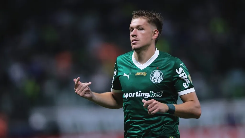 Bruno Fuchs, defensor do Alviverde. Foto: Ettore Chiereguini/AGIF.