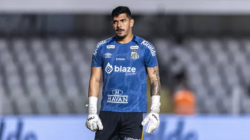Goleiro João Paulo comenta volta ao Santos e evita ansiedade por titularidade. Foto: Abner Dourado/AGIF
