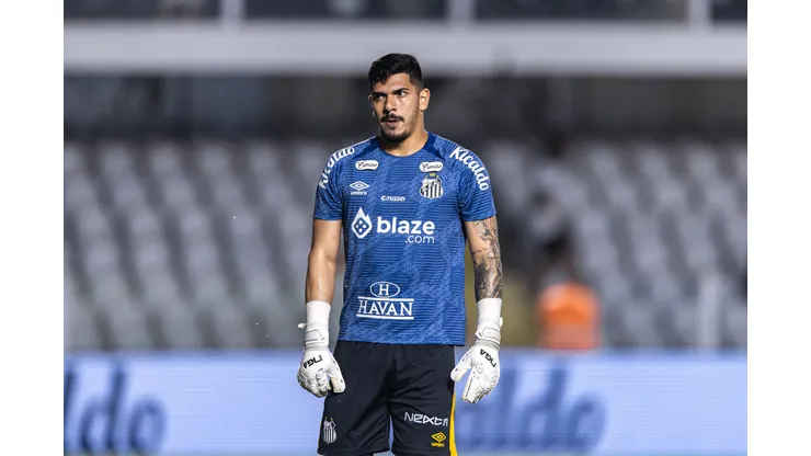 Goleiro João Paulo comenta volta ao Santos e evita ansiedade por titularidade. Foto: Abner Dourado/AGIF