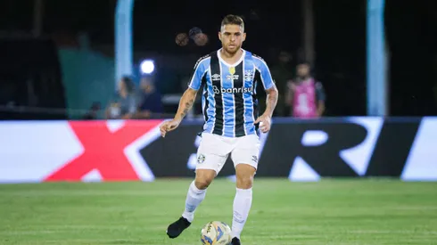 Cuéllar sofre com lesões e técnico do Grêmio detalha momento físico do volante. Foto: Maxi Franzoi/AGIF