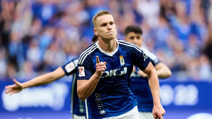 Ex-Internacional, Alemão, vive fase artilheira no Real Oviedo, mas ganha concorrência de Rondón no ataque (Juan Manuel Serrano Arce/Getty Images)