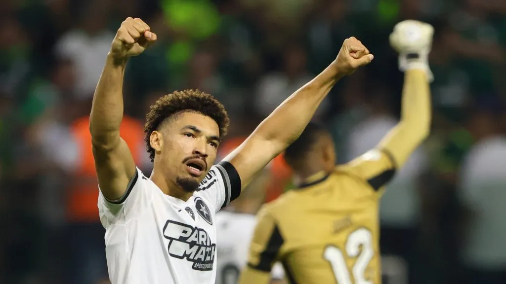 Ex-Botafogo, Adryelson está descartado no Grêmio – Foto: Joisel Amaral/AGIF