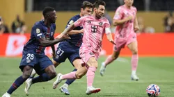 ATLANTA, GEORGIA - JUNE 29: Lionel Messi #10 of Inter Miami CF runs with the ball while under pressure from Nuno Mendes #25 and Joao Neves #87 of Paris Saint-Germain during the FIFA Club World Cup 2025 round of 16 match between Paris Saint-Germain and Inter Miami CF at Mercedes-Benz Stadium on June 29, 2025 in Atlanta, Georgia. (Photo by Alex Grimm/Getty Images)
