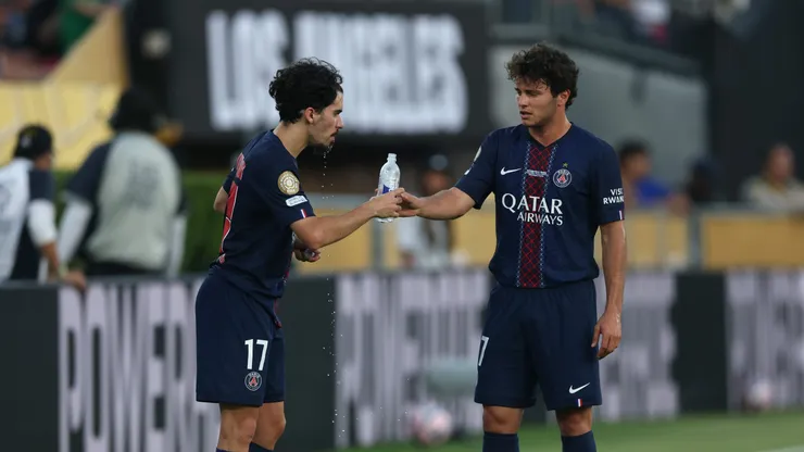 Vitinha e João Neves se destacam em goleada e classificação do PSG (Photo by Harry How/Getty Images)
