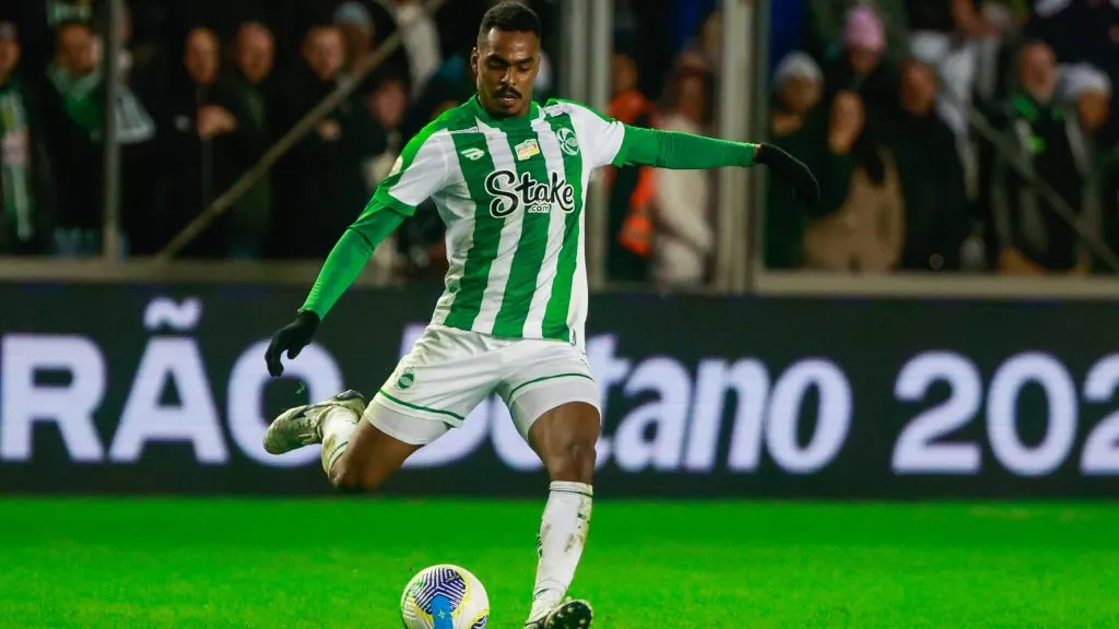 Caique jogador do Juventude durante partida contra o Flamengo no estádio Alfredo Jaconi pelo campeonato Brasileiro A 2024. Foto: Luiz Erbes/AGIF