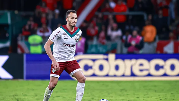Renê jogador do Fluminense durante partida contra o Internacional no estadio Beira-Rio pelo campeonato Brasileiro A 2025. Foto: Maxi Franzoi/AGIF