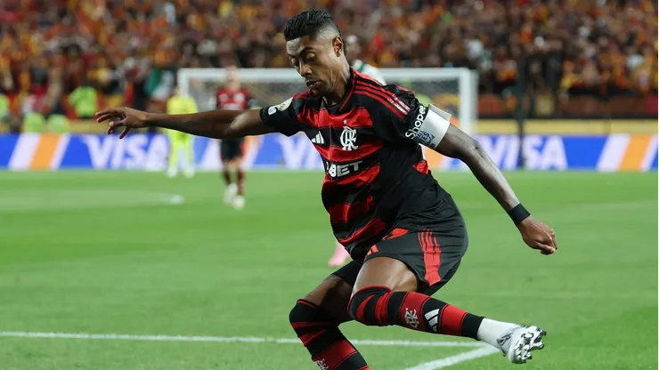 Bruno Henrique valoriozu entrega do Flamengo no Mundial (Photo by Al Bello)