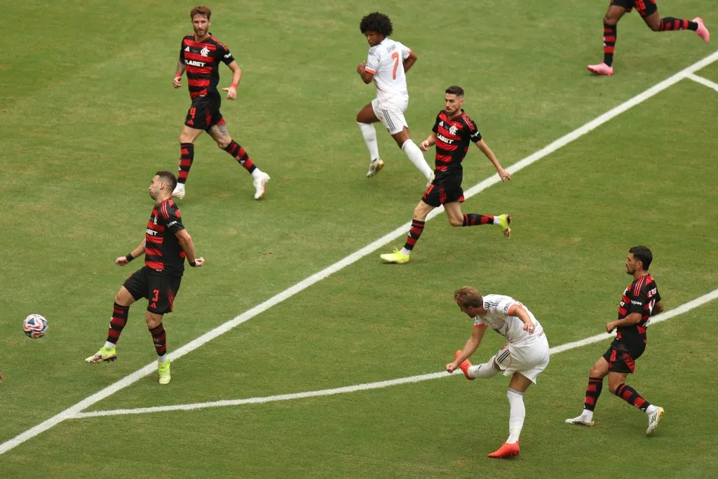 Terceiro gol do Bayern de Munique marcado por Harry Kane. Foto: Francois Nel/Getty Images.