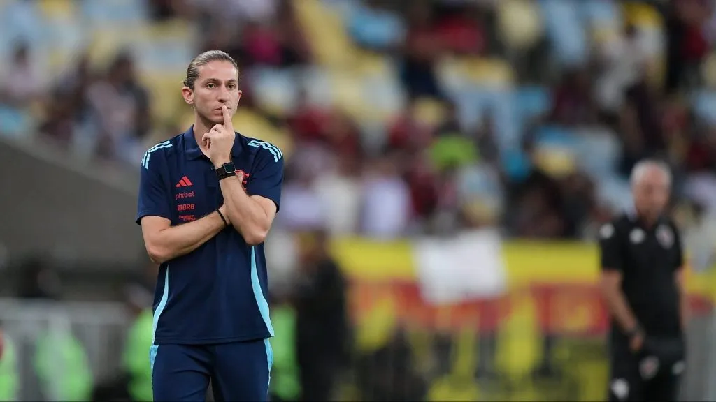 Filipe Luis não poderá contar com Pulgar em paritidas decisivas do Mengão – Foto: Thiago Ribeiro/AGIF