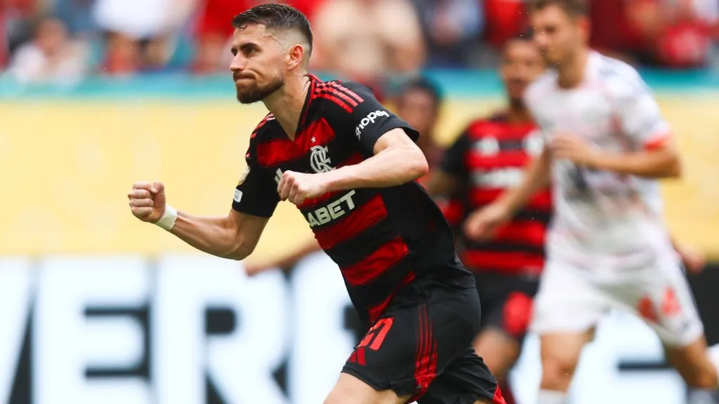 Jorginho comemorando gol. Foto: Gilvan de Souza/CRF